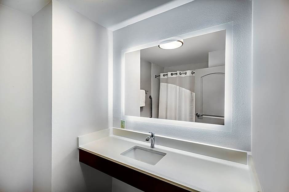 Holiday Inn Express & Suites Baton Rouge East By IHG