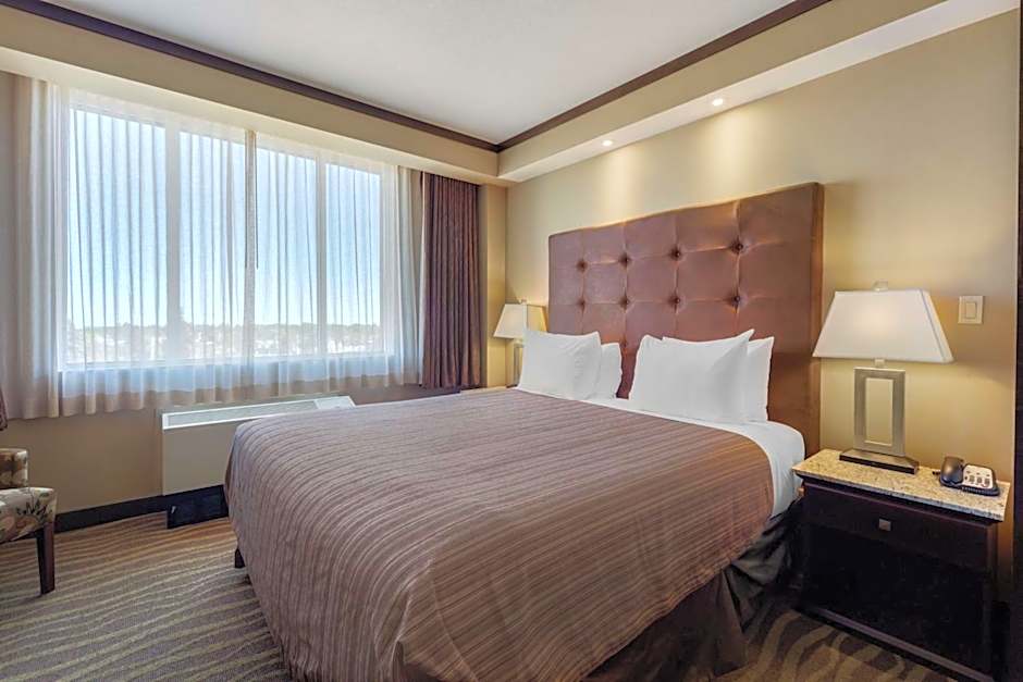 Best Western Premier Denham Inn & Suites