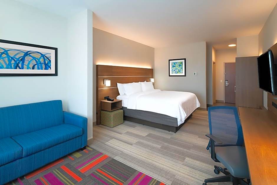 Photo 1 of 5 of 1 King Bed with Sofabed Suite