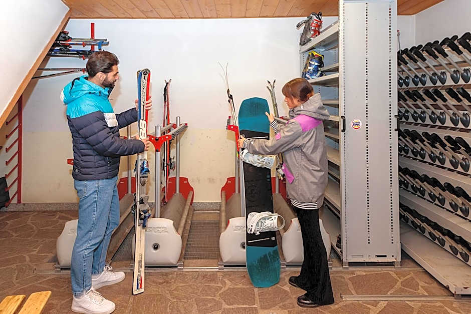 Albergo Dimaro Wellness Hotel