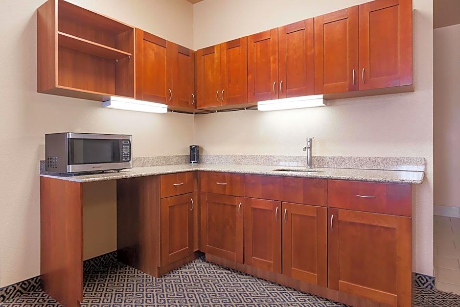 Days Inn & Suites by Wyndham McAlester