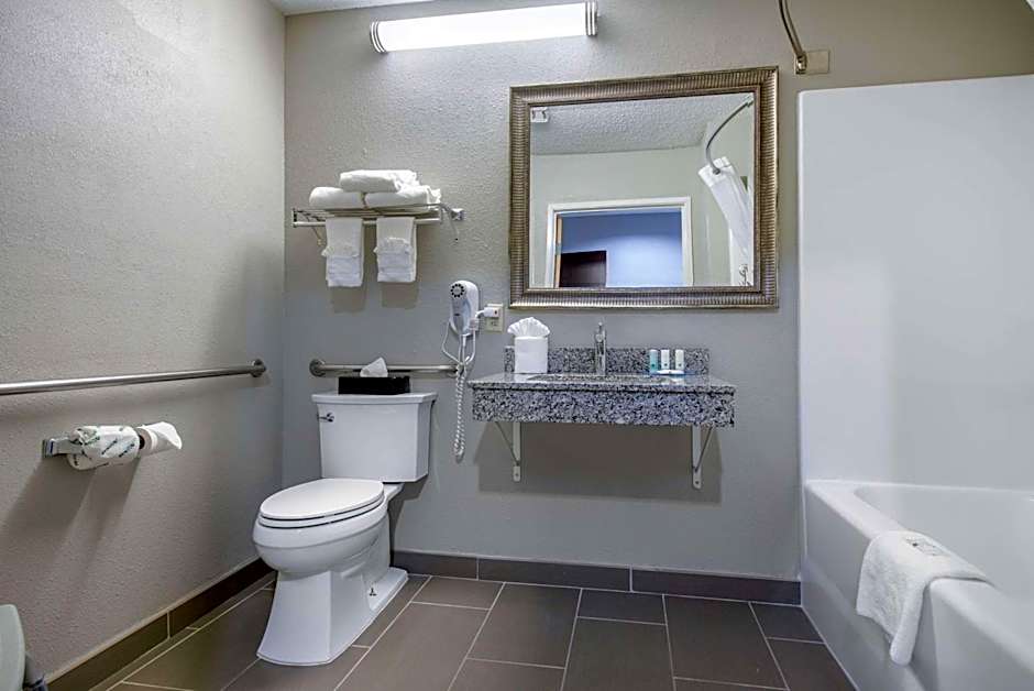 Quality Inn & Suites Brownsburg - Indianapolis West