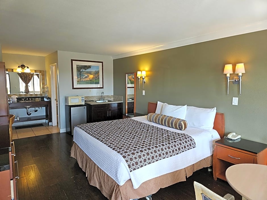 Fullerton Inn