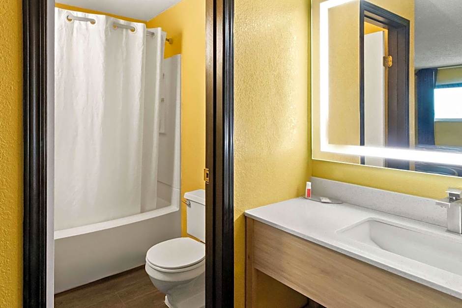 Super 8 by Wyndham Vandalia/Dayton International Airport