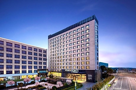 Four Points by Sheraton Shanghai, Kangqiao