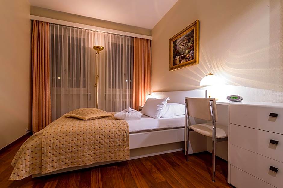 Hotel Century