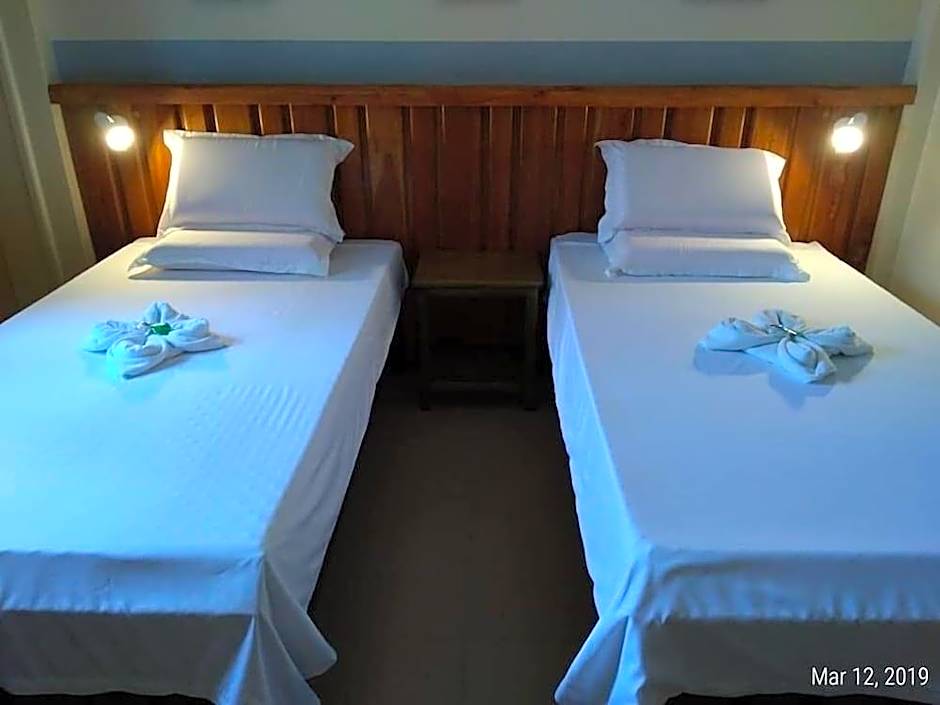 Ferellee Beachfront Inn