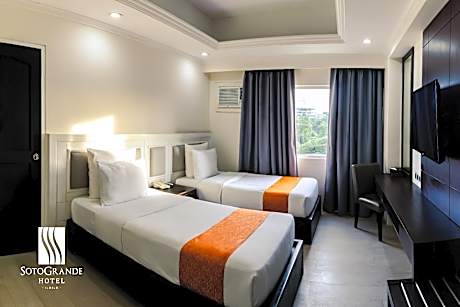 Deluxe Room with Two Single Beds - Meadows View