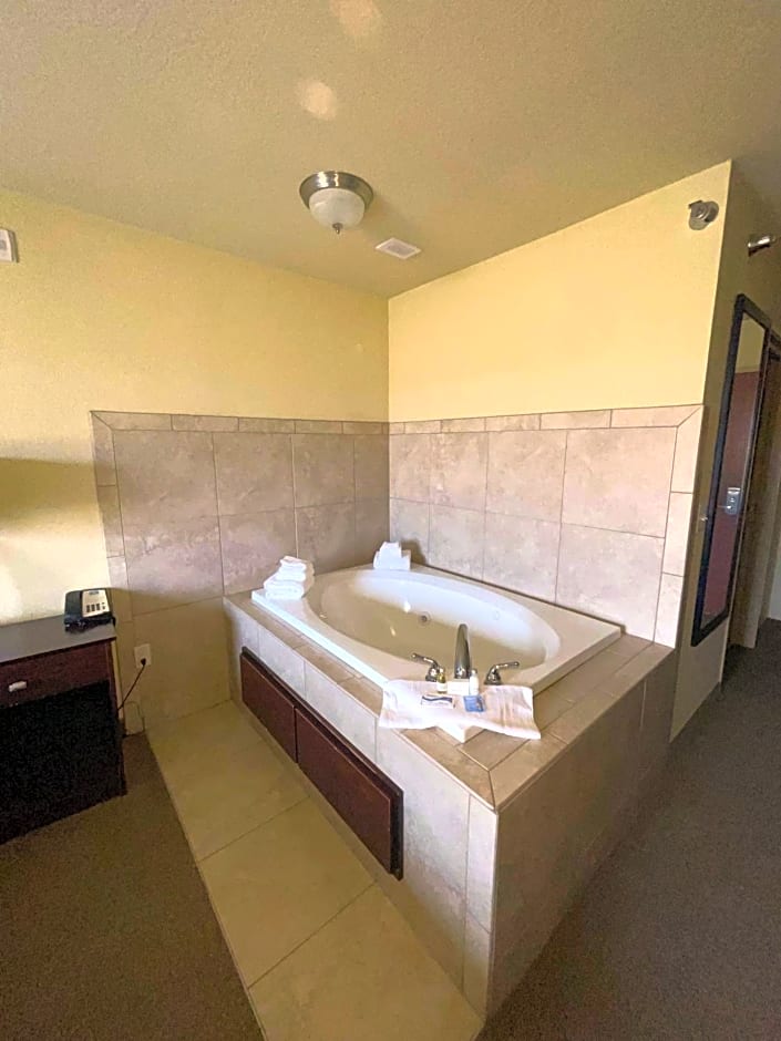 AmeriVu inn and Suites - Crookston