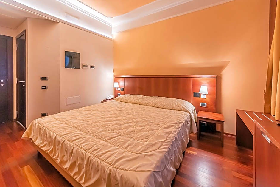 Dado Hotel International