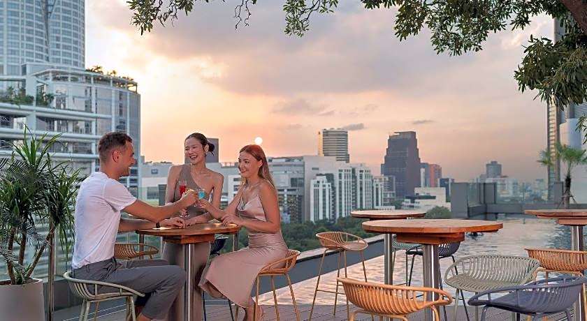 Novotel Bangkok Platinum Hotel