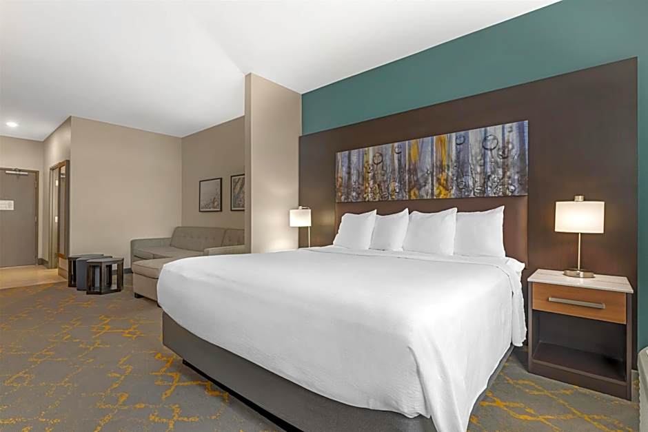 Photo 1 of 4 of 1 King Bed Suite