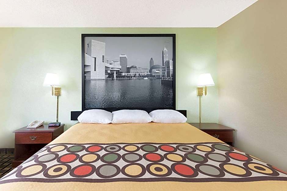 Super 8 by Wyndham Twinsburg/Cleveland Area