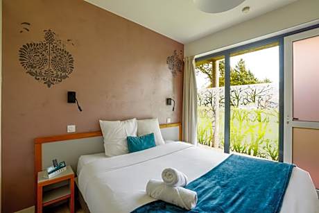 Standard Double or Twin Room with Garden View