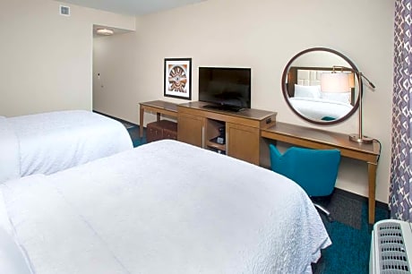 2 Queens Nonsmoking W/ Tub