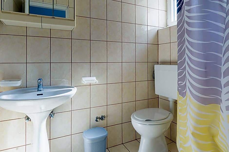 Apartment and Room Bacic