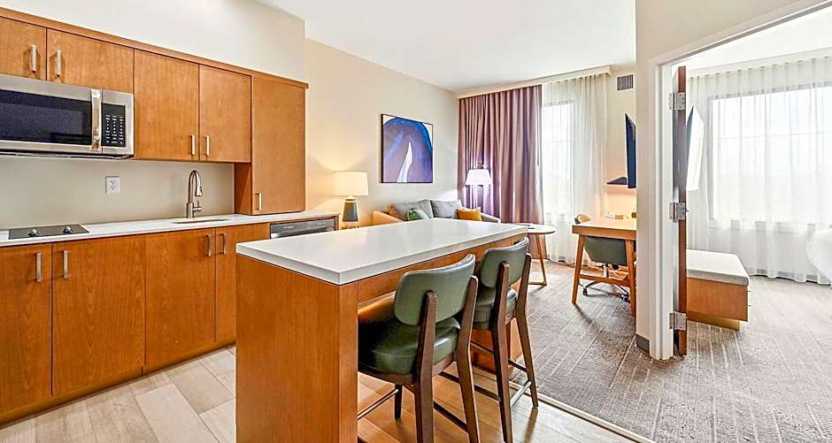 Best Western Plus Hannaford Inn & Suites