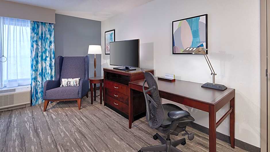 Photo 1 of 4 of 1 King Bed, Hearing Accessible