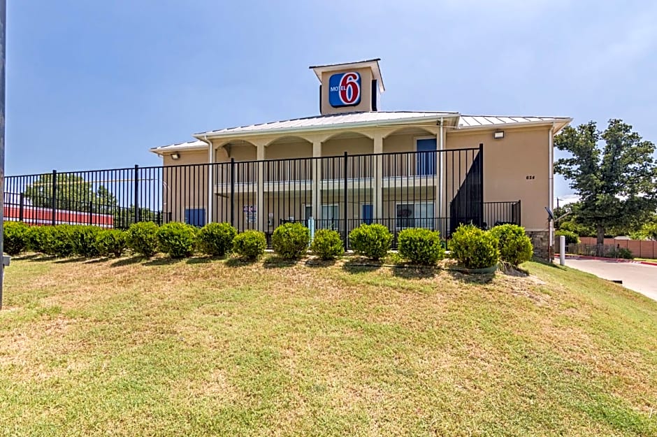 Motel 6-Azle, TX