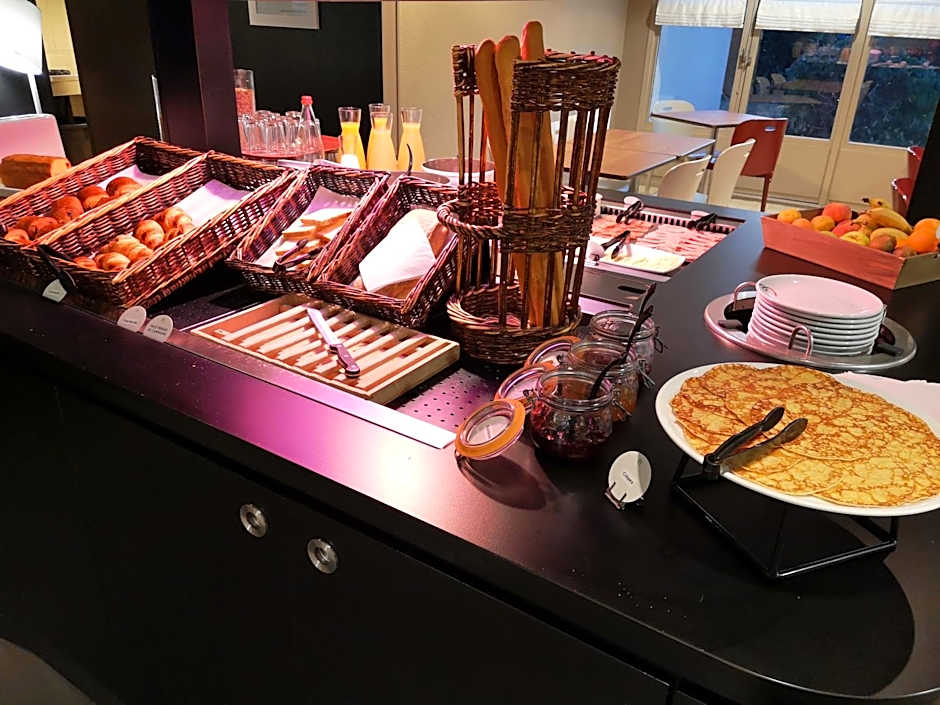 Campanile Angers Ouest - BeaucouzÃ©