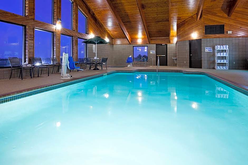 AmericInn by Wyndham Osceola