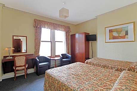 Triple Room with Private Bathroom