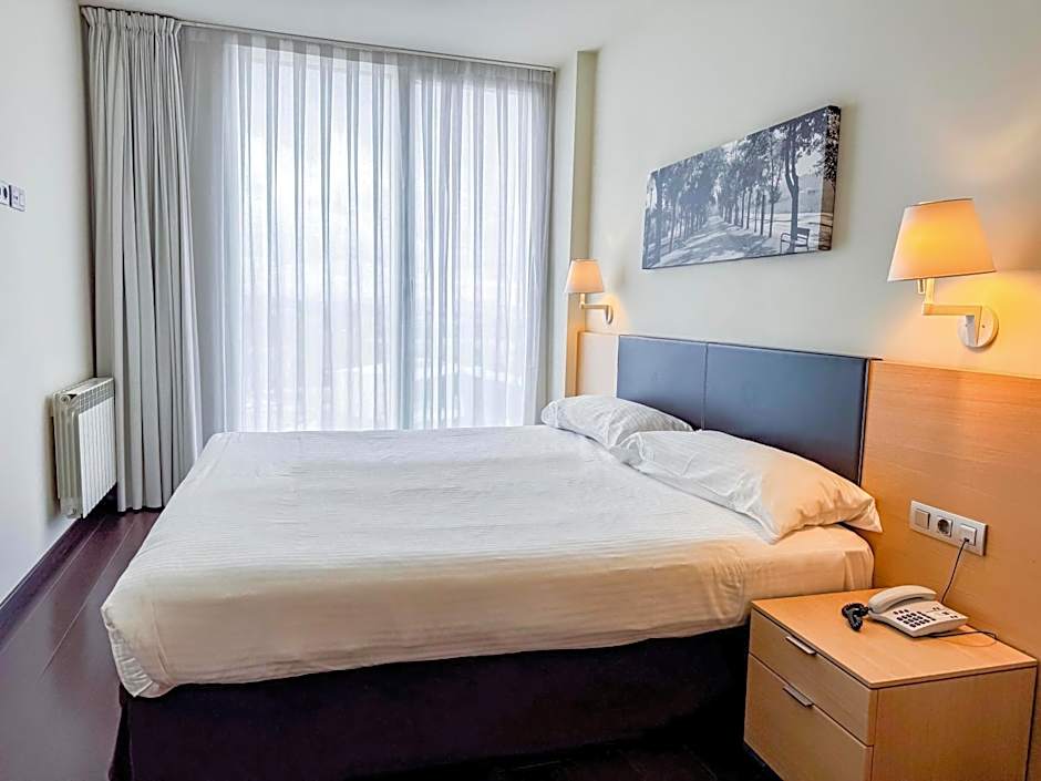 Hotel Jardines de Uleta Suites
