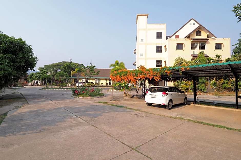 OYO 592 Goldenville Villa