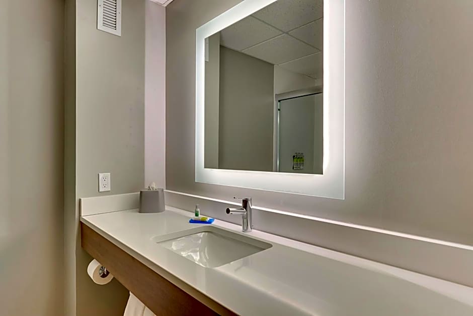 Holiday Inn Express Hotel And Suites Bad Axe By IHG