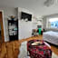 Heart to Downtown - Bright and Sunny Ultra Premium Queen bedroom