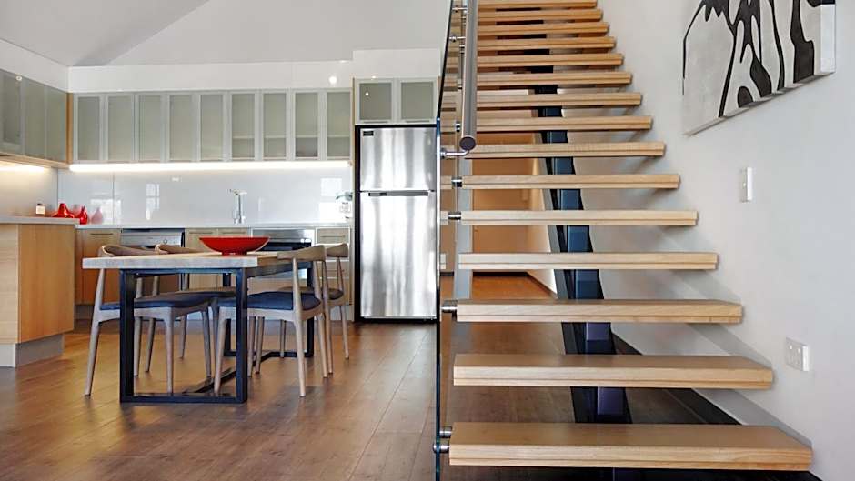 Semaphore Splash Apartments