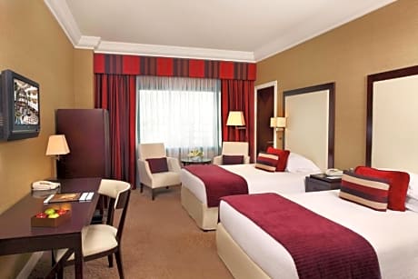 EXECUTIVE TWIN ROOM (with 2 single bed)