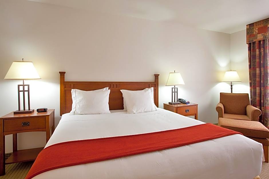 Photo 1 of 5 of Standard 1 King Bed