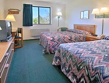 Super 8 by Wyndham Austin MN