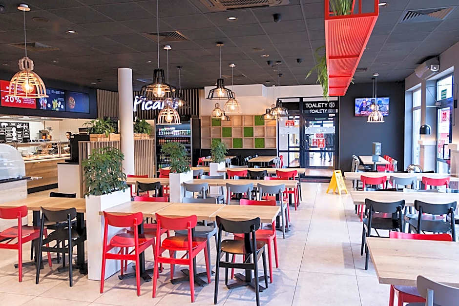 Hotel Picaro Żarska Wieś Południe A4 kierunek Polska