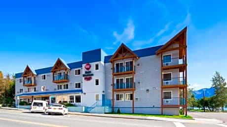 Best Western Plus Edgewater Hotel