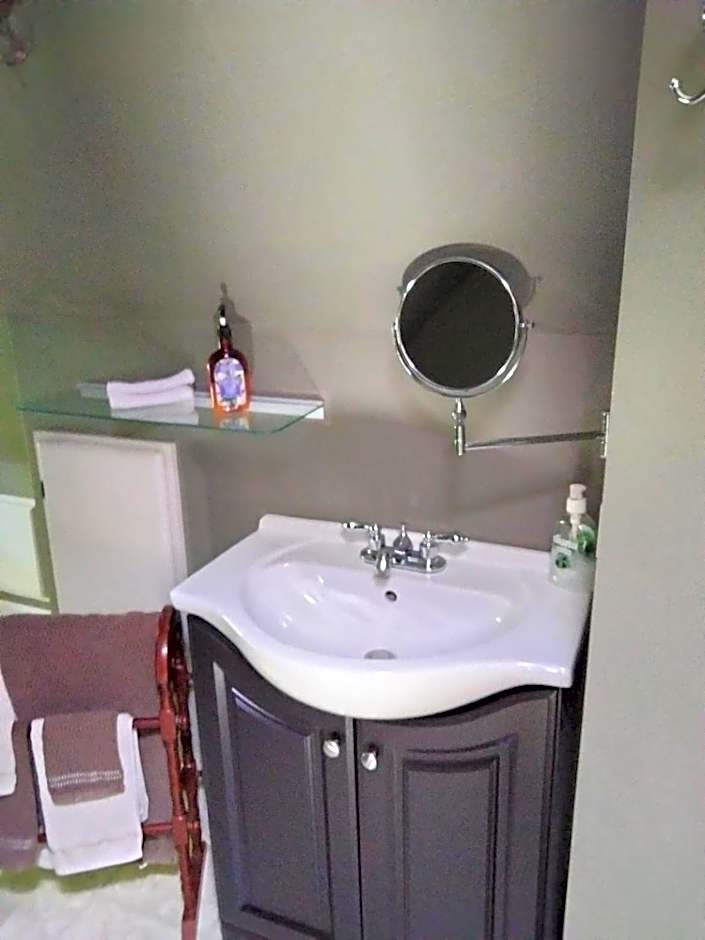 Bondy House Bed & Breakfast