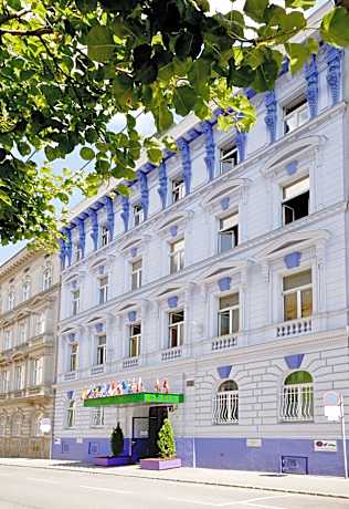 Westend City Hostel