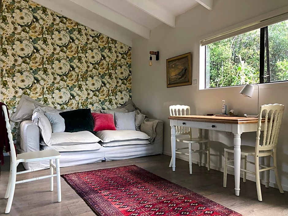 Le Chalet Waiheke Apartments