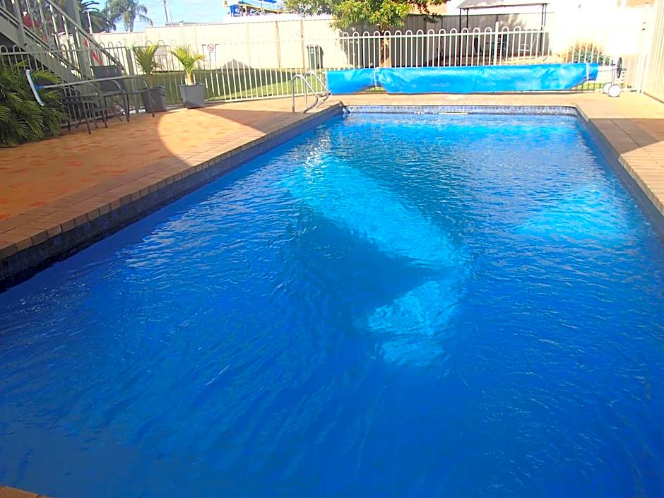 City Colonial Motor Inn