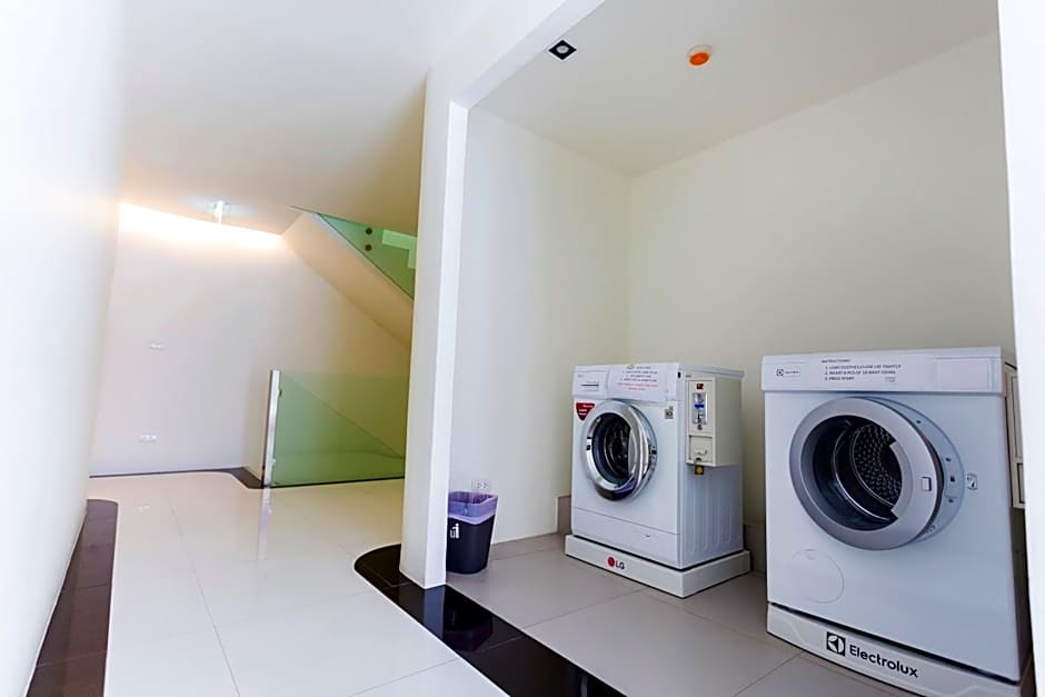 BearPacker Patong Hostel