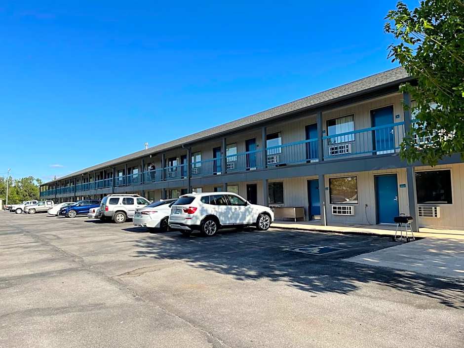 Econo Lodge Inn & Suites Enid South
