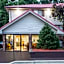 Super 8 by Wyndham Waldorf