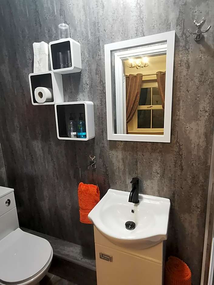 Dolweunydd Bed and Breakfast