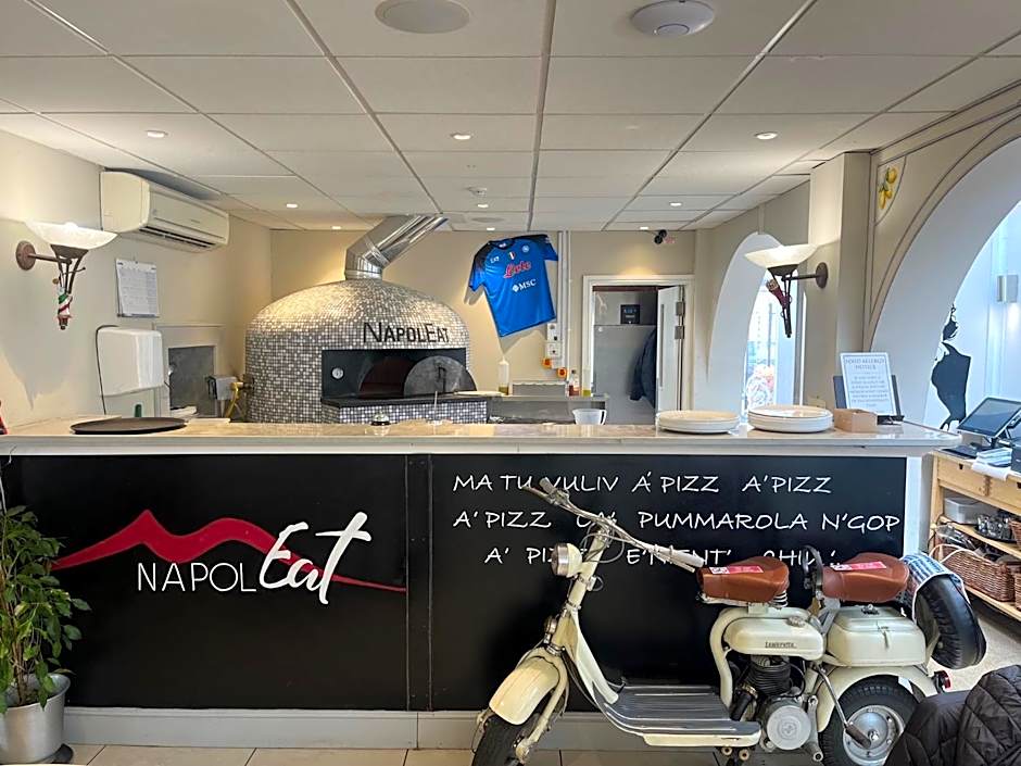 Sorrento Hotel & Restaurant