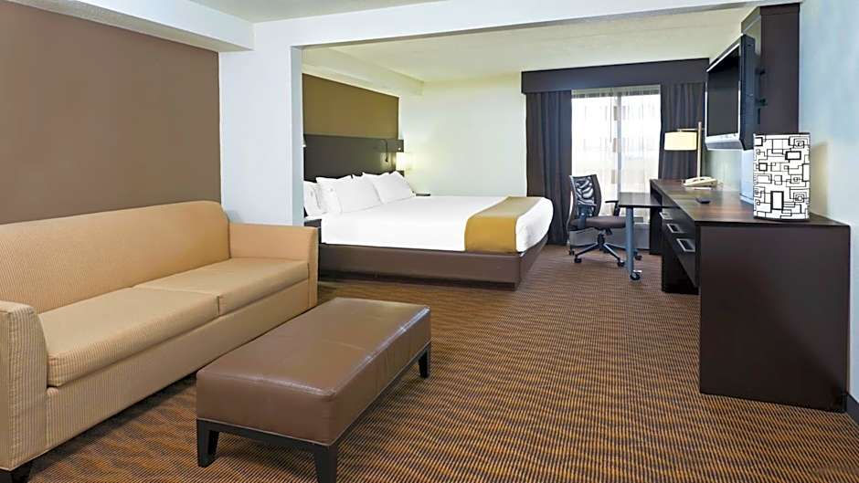 Holiday Inn Express Hotel & Suites Colby By IHG