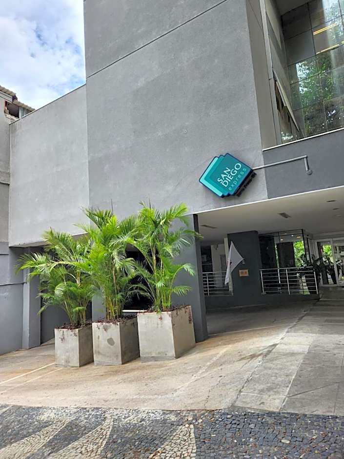 San Diego Express Barro Preto