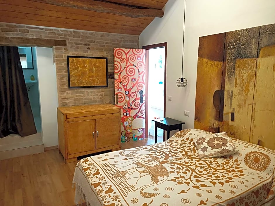 La casa sul tetto, Room's & Glamping