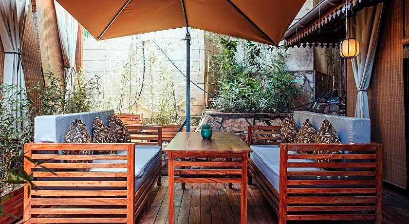 Yushili Hotel & Restaurant