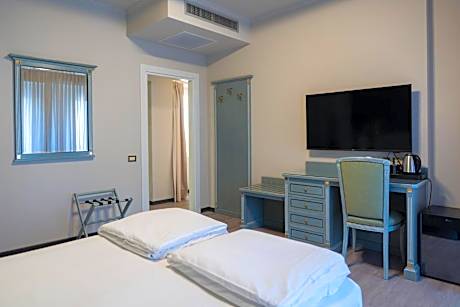 Premium Quadruple Room